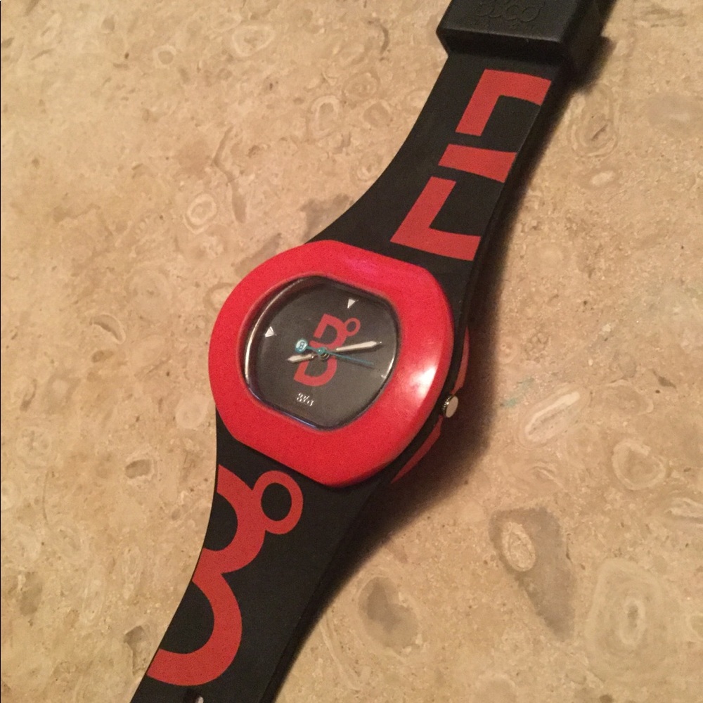 B360 watch